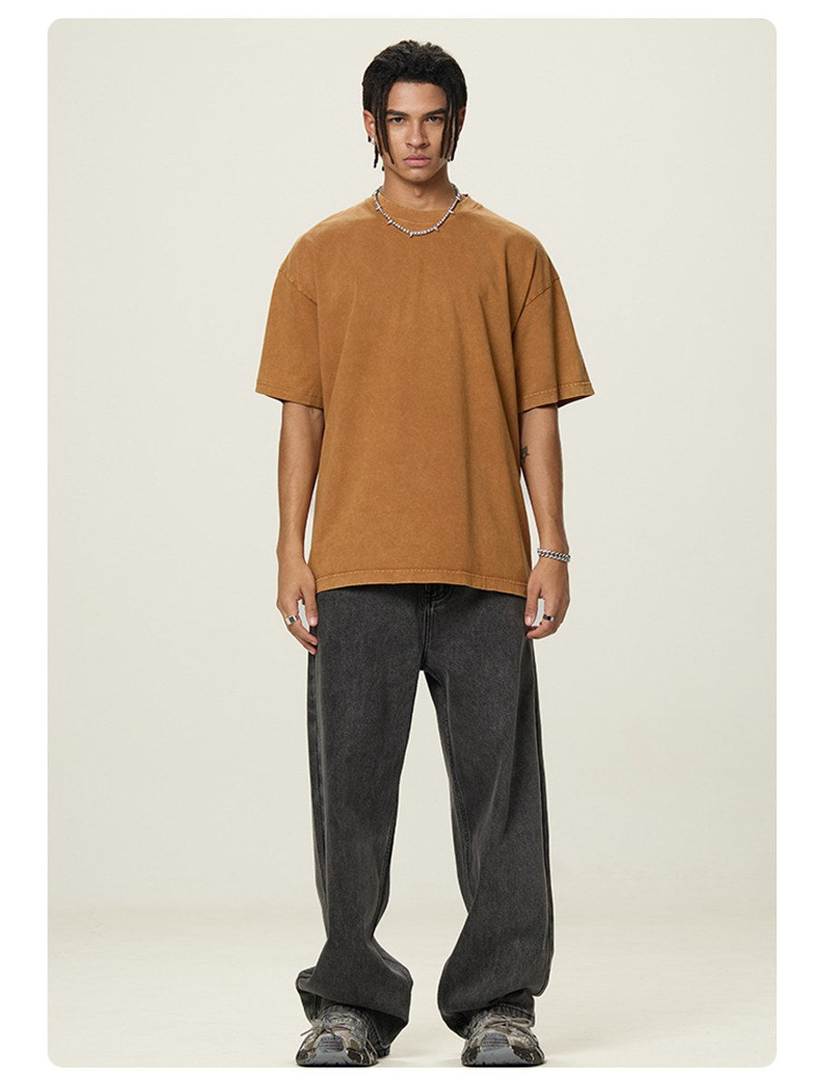 Model wearing Brown 260G boxy T-shirt