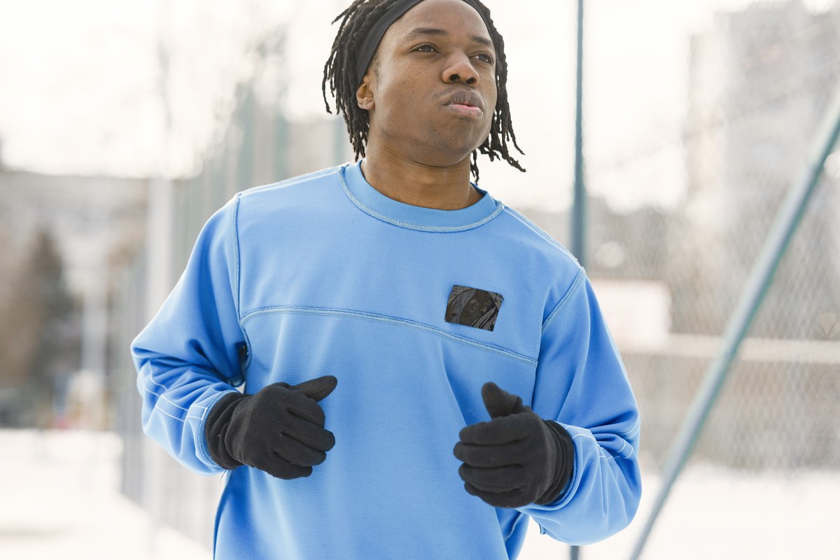 UPF50+ sun shirt for running and training buyers